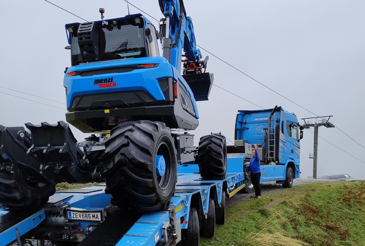 Unloading in mountainous terrain at over 3,000 m above sea level – no problem for the MPA.