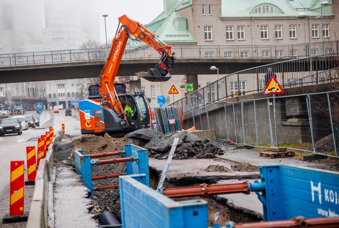 Hitachi ZE135