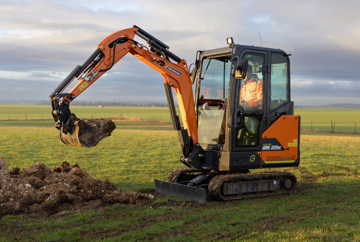 DEVELON Launches New DX23E-7 Electric Mini-Excavator