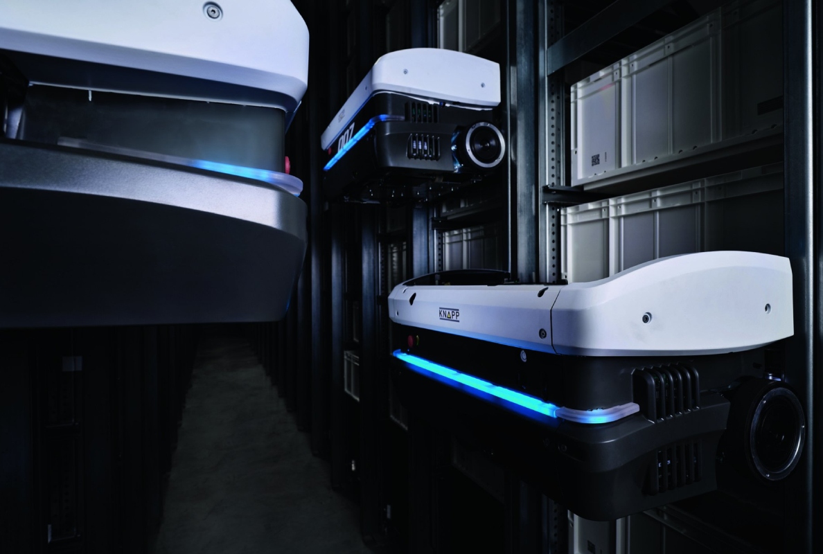 Siemens relies on the AeroBot robotic warehouse by KNAPP to expand their storage capacities at their Karlsruhe location.