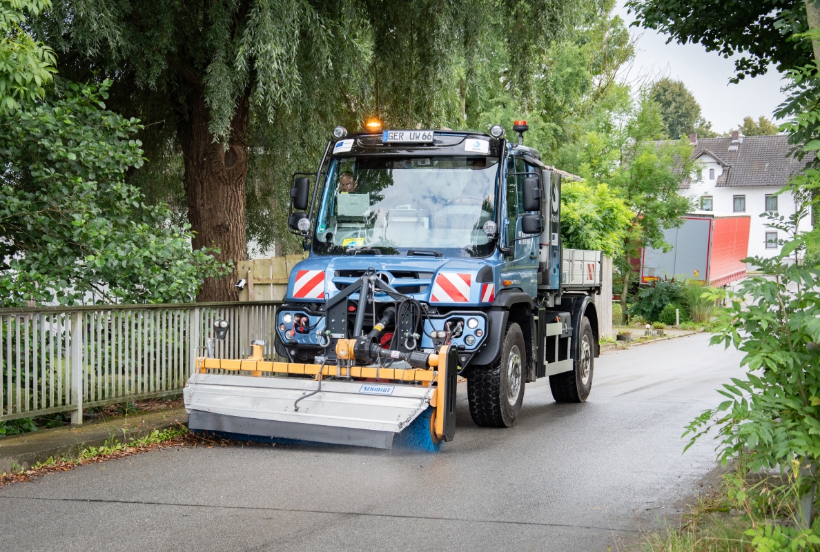 The Unimog and crawler are