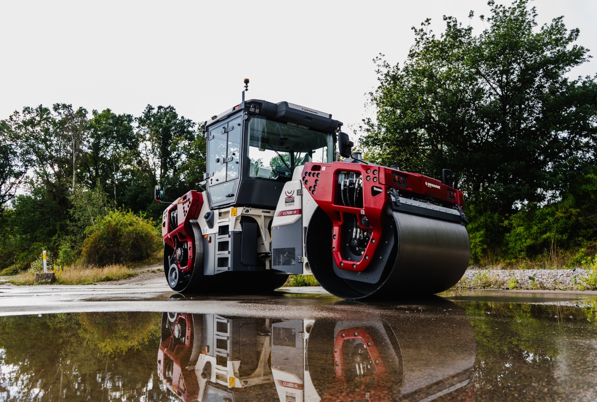 Dynapac Reenters the 16-Ton Asphalt Roller Class with the CC7000 VI