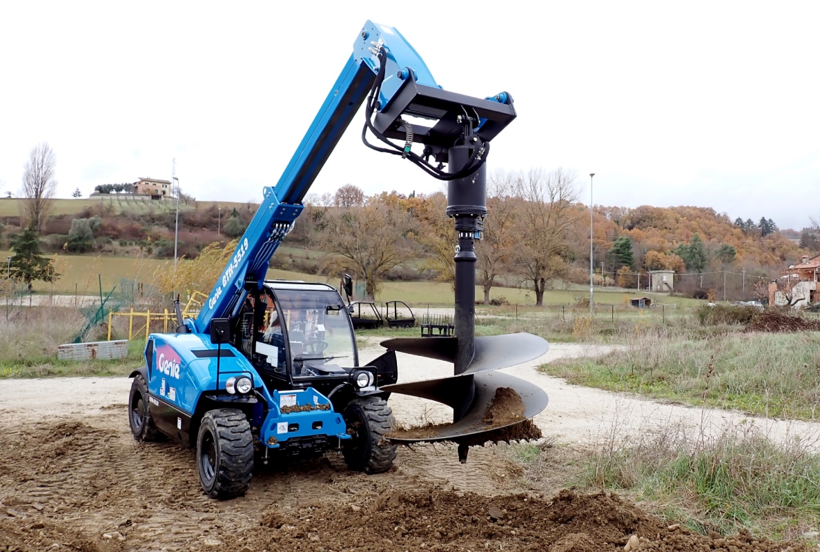 Genie GTH-5519 Auger Attachment