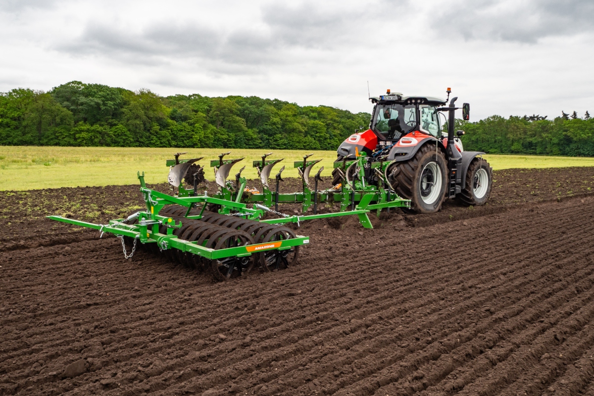 The Teres 300 Onland delivers a high quality of work at speeds from 8 to 10 km/h as a result of its modern variable-width plough body concept