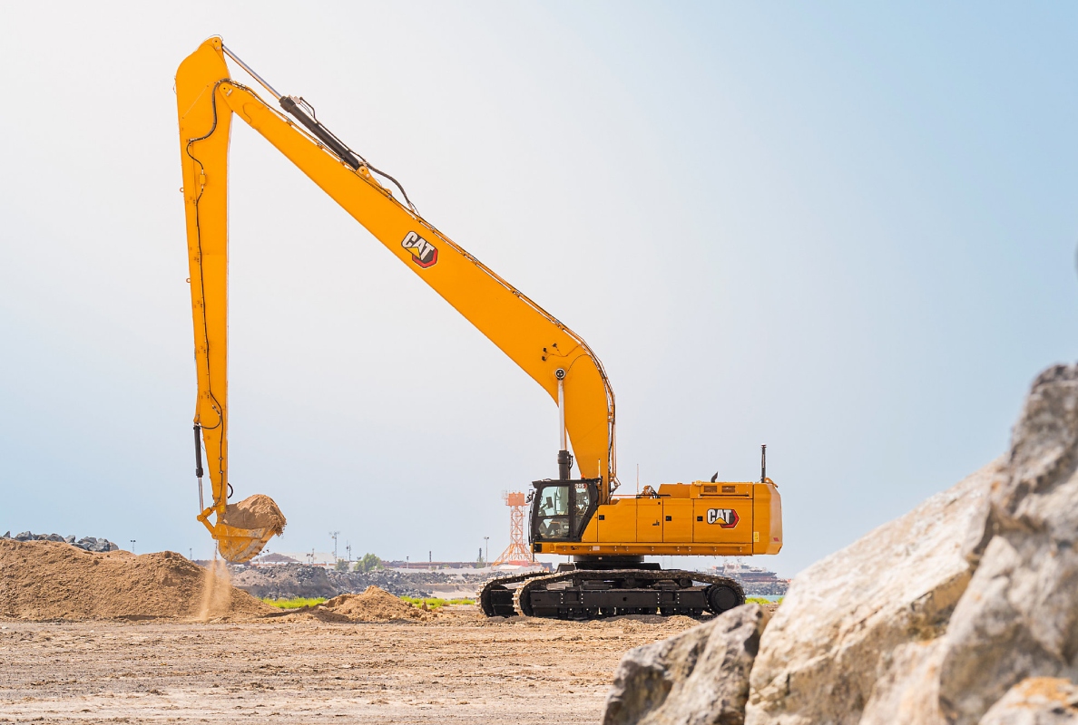 Boost productivity with standard Cat Grade and Assist technology. Cat Grade and Assist technologies keep you on grade when visibility is impaired. 