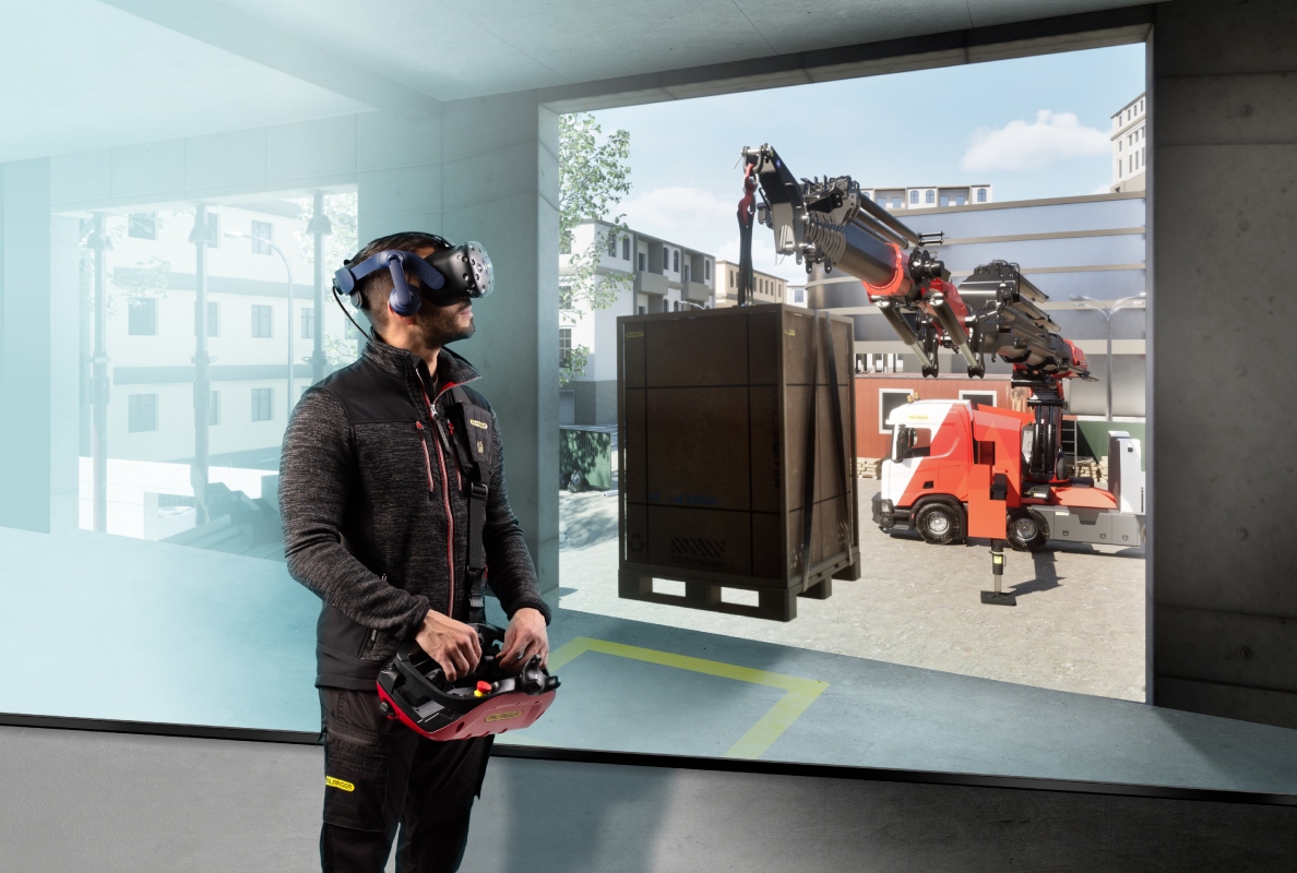 The VR1 training simulator for optimized operator training is one of the many services PALFINGER will showcase at bauma 2025.