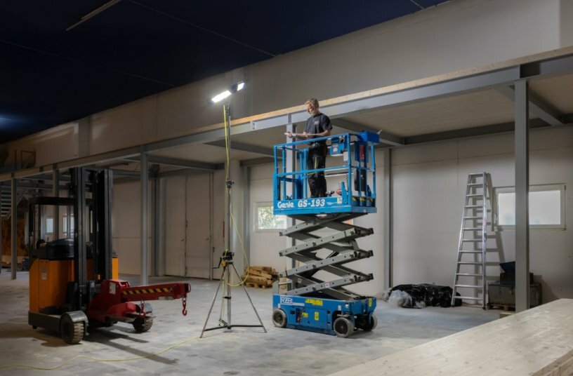 POWERCASE M: SONLUX expands its successful range of portable large-area luminaires