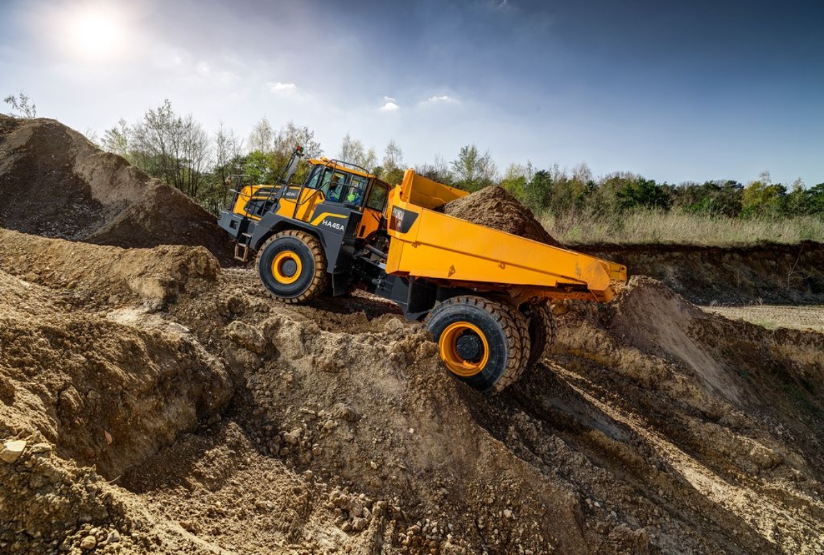 Hyundai launches two axle 45-tonne articulated truck