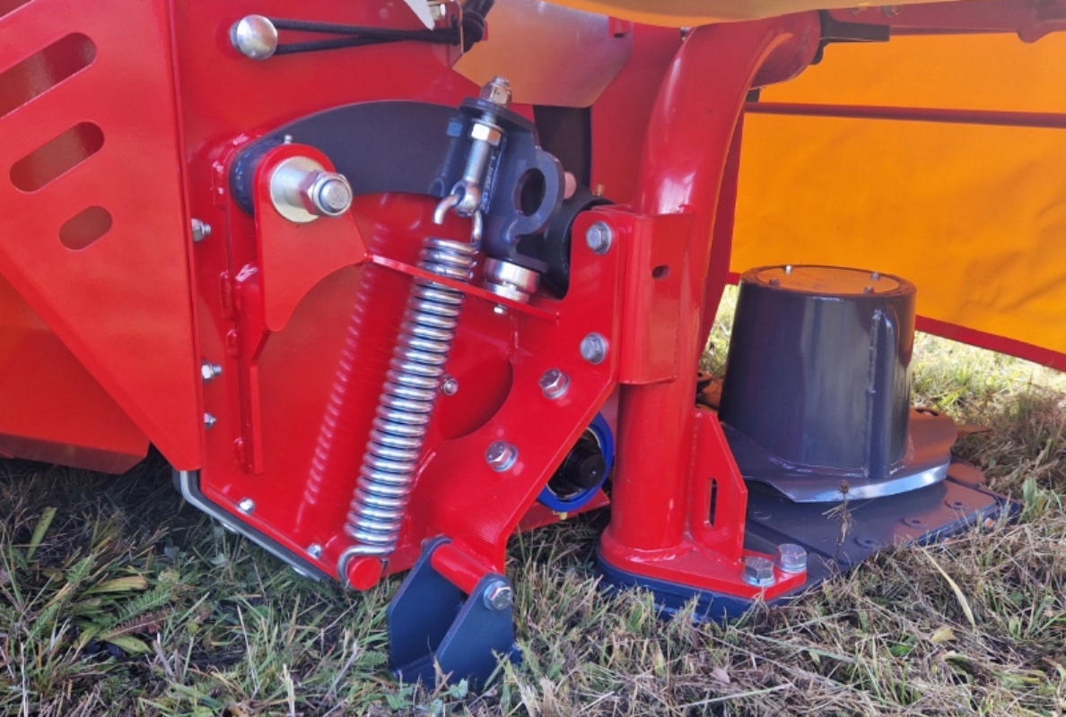ROZMITAL launches the new SD-300R disc mower with roller conditioner