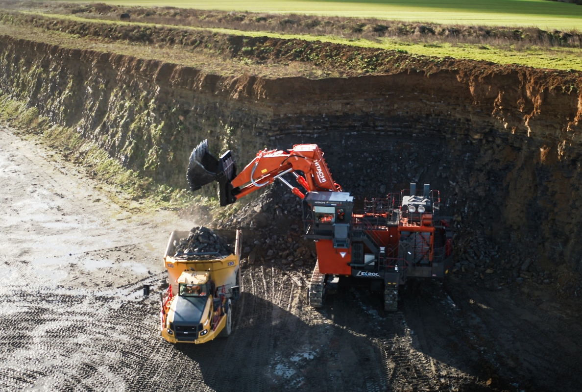 Hitachi EX2000-7