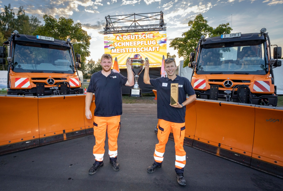 Michael Wilhelmi and Lukas Kniesner from Oberweyern in Hesse won first place in the German Snow Plow Championship in Marktredwitz in 2025