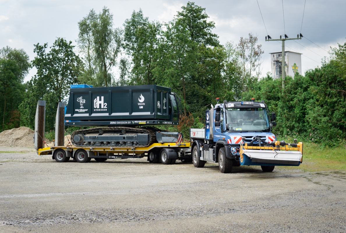 After two years of development, both vehicles have already been tested in driving, working and refuelling operations.