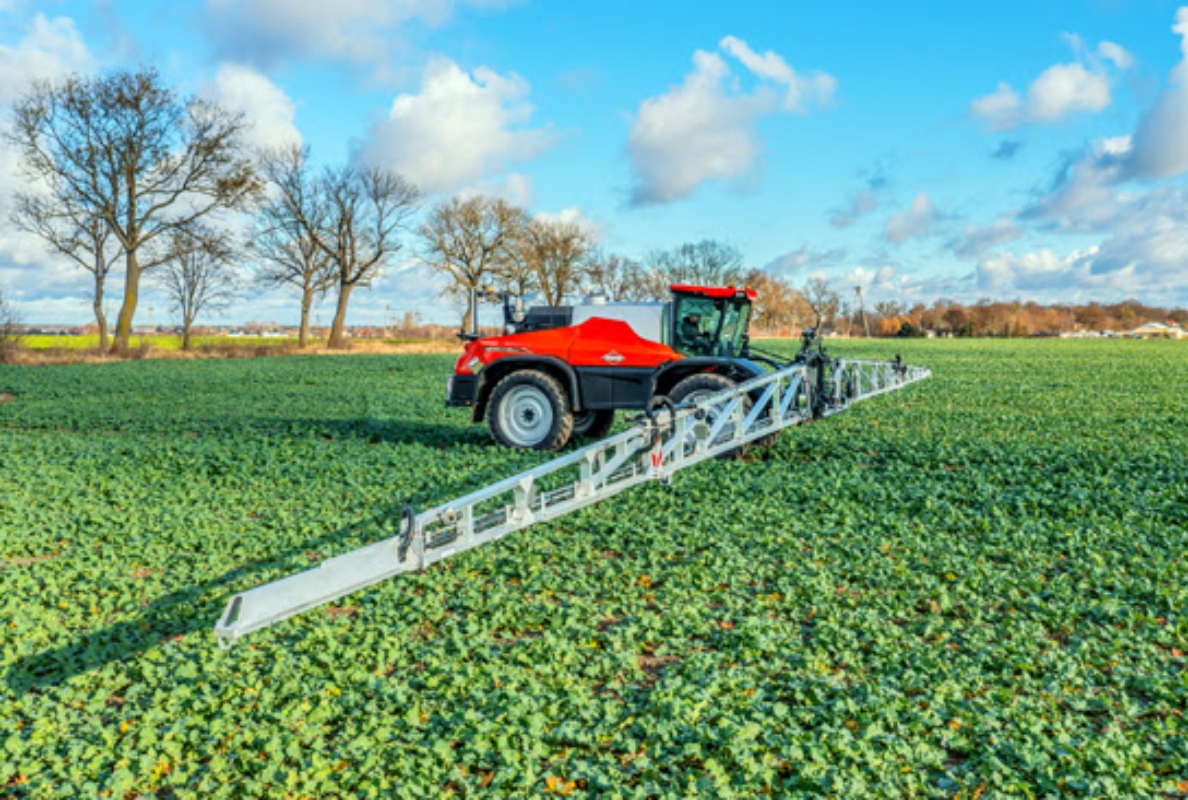 ARTEC’S F40EVO spreader powered by Volvo Penta’s D8 engine