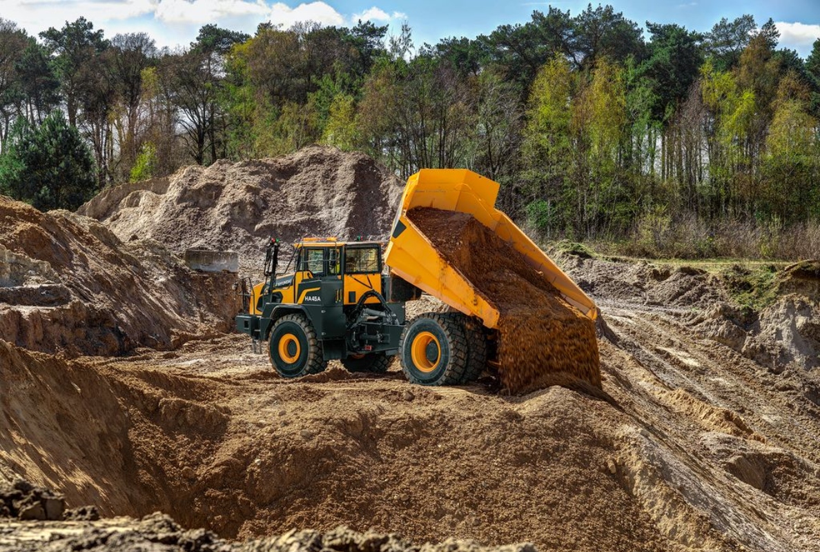 Hyundai launches two axle 45-tonne articulated truck