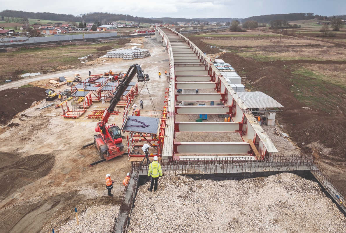 Using the VCT makes it possible to achieve a 5-day concreting cycle and makes a big difference in terms of keeping to the planned construction schedule.