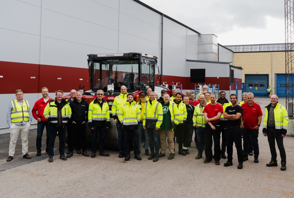 Dynapac Reenters the 16-Ton Asphalt Roller Class with the CC7000 VI