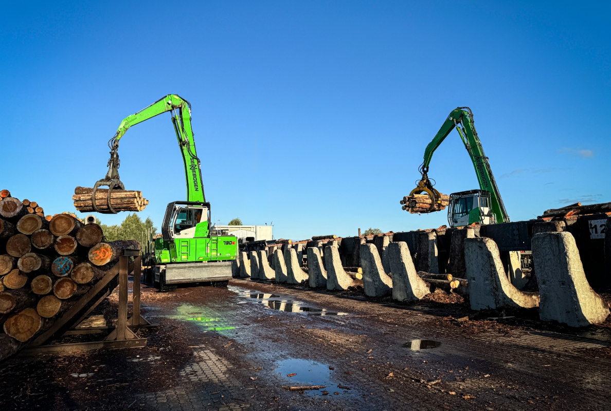 Thanks to a 360-degree continuously rotating upper carriage, the 730 E can drive forward out of narrow aisles without the need for complex maneuvering.