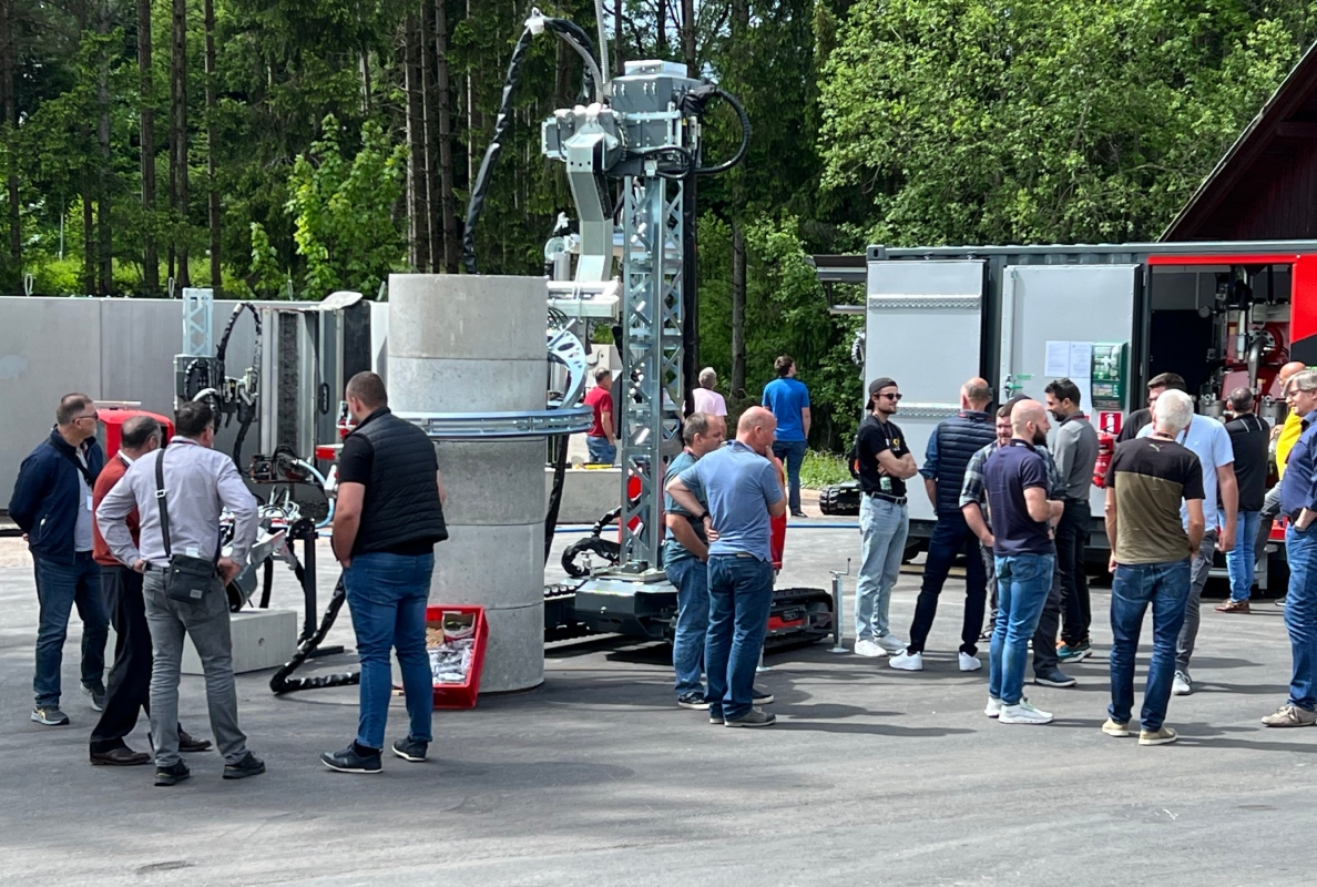 About 70 customers from eight different countries — Germany, Switzerland, France, Belgium, Norway, Italy, the UK and Australia — attended Aquajet’s 2024 World Tour in Friedenweiler, Germany.