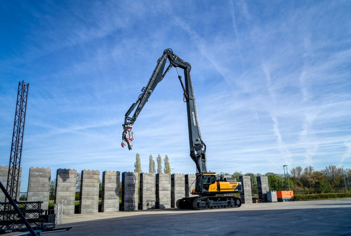 Hyundai partners with STC for demolition solution