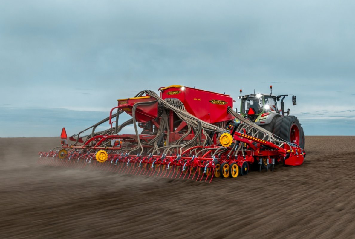 Väderstad Spirit 800C seed drill