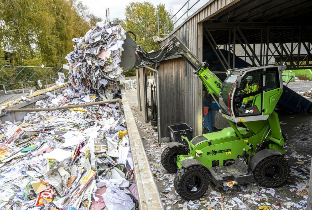 The viewing height of up to 4.10 m allows the operator optimal visibility in the loading process.