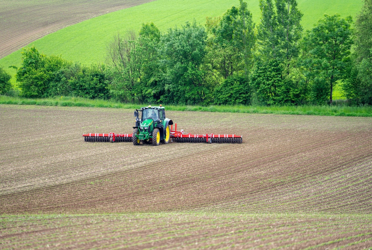 Maximum output with working widths up to 12.4 metres