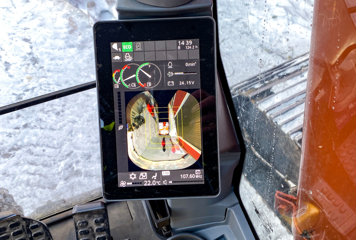 Hitachi excavator - camera