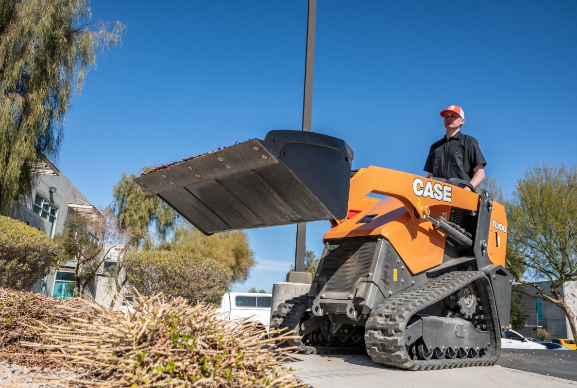 CASE TL100 Mini Track Loader