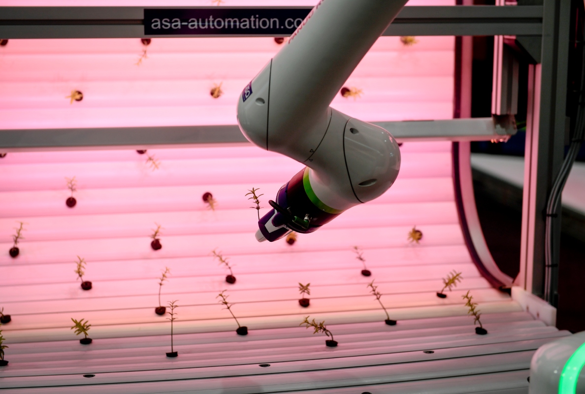 Robotic solutions attract attention at Agritechnica