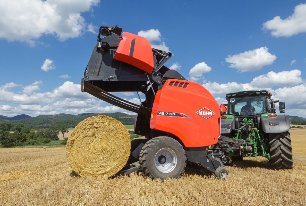 KUHN VB 7100 first round balers with weighing system on bale kicker ...