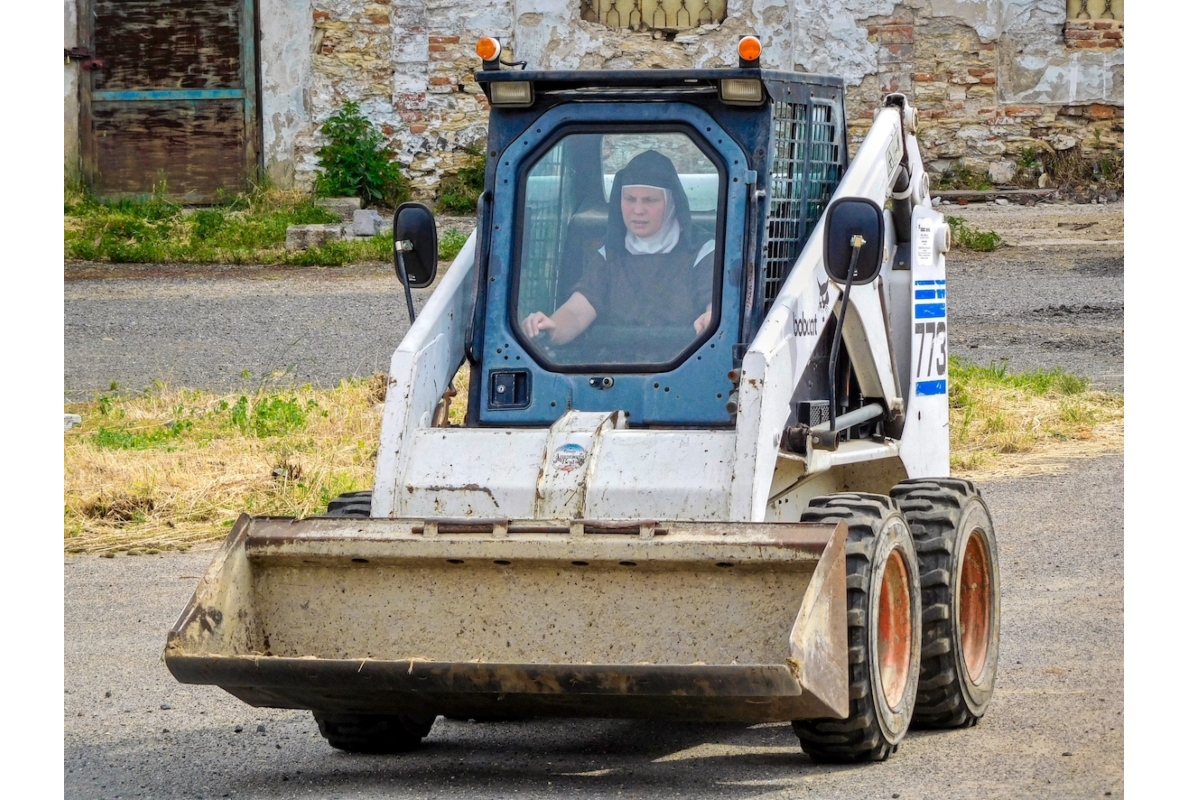 Draste Convent - Bobcat 773