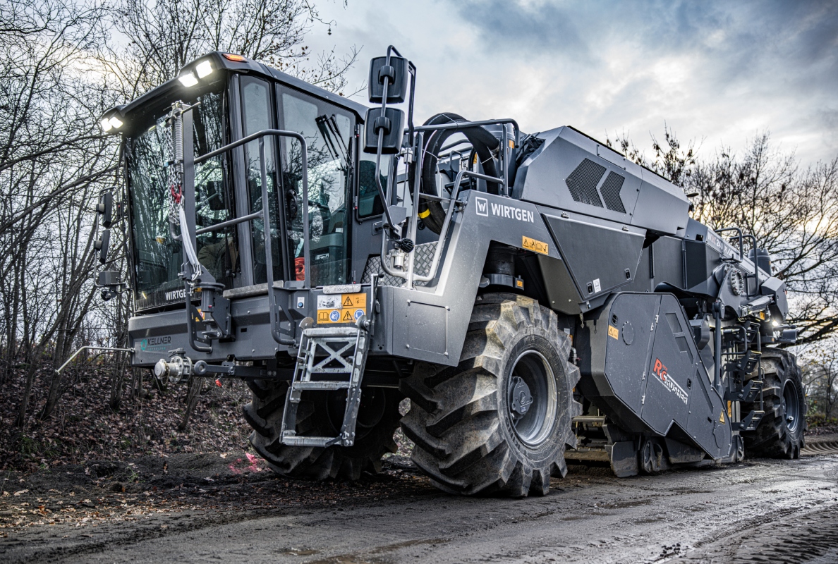 Wirtgen presents the Wirtgen Rock Crusher WRC 240 X in the Live Demo.