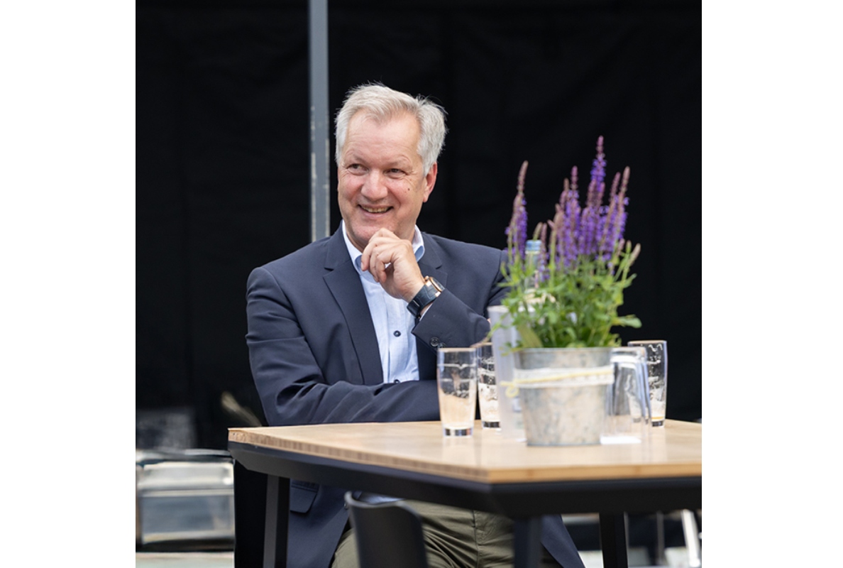 Bohnenkamp bids farewell to Thomas Pott after more than four decades with the company.