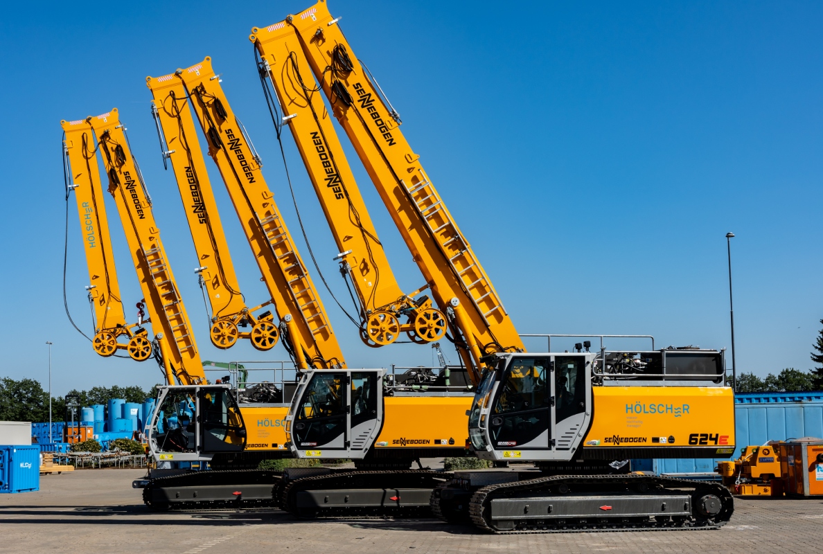 SENNEBOGEN duty cycle cranes are an important part of Hölscher's machine fleet.
