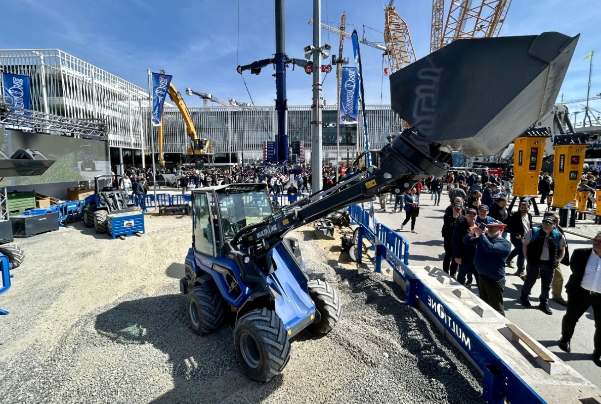 At bauma, the multi-function loaders from MultiOne attracted enormous interest.