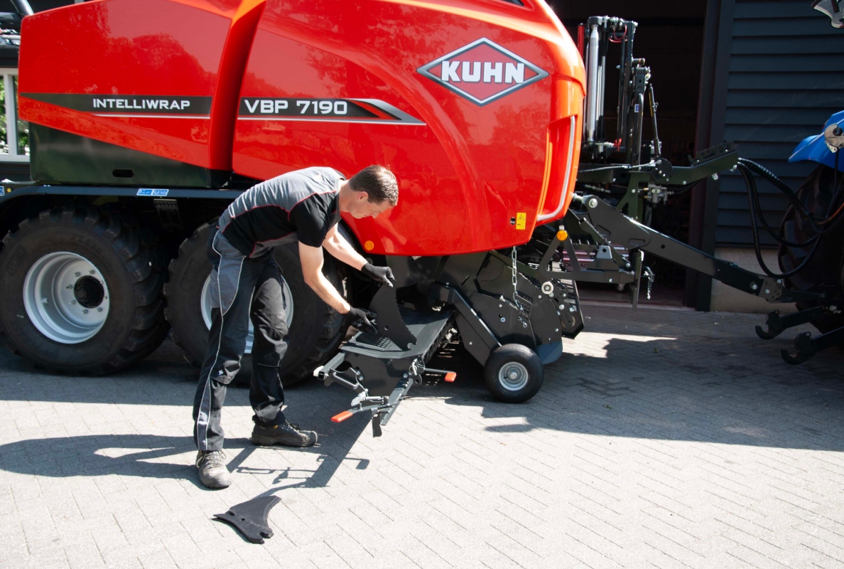 KUHN introduces fine-cut system on VBP 7100 baler-wrapper combinations