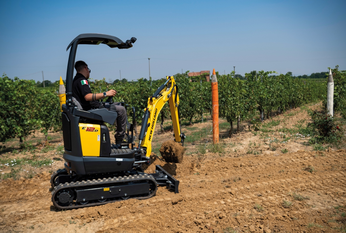 New Holland Construction E12D