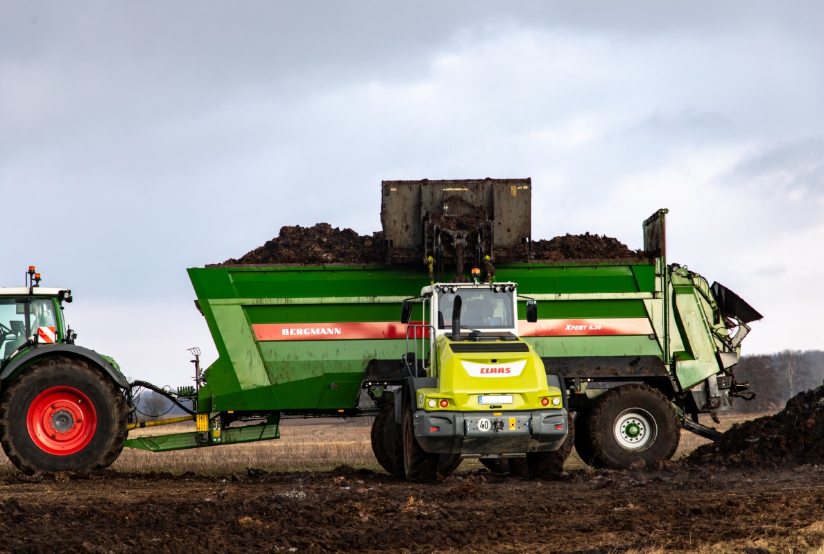 Practical cargo space length shown on the BERGMANN XPERT 6.34: three bucket widths fit side by side when loading