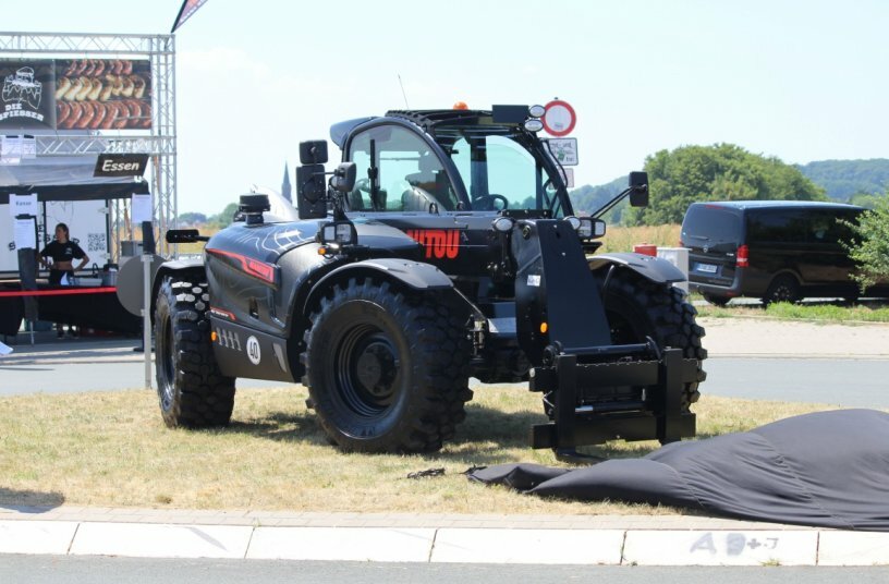The MLT 742-140 V+ as a Limited Edition.