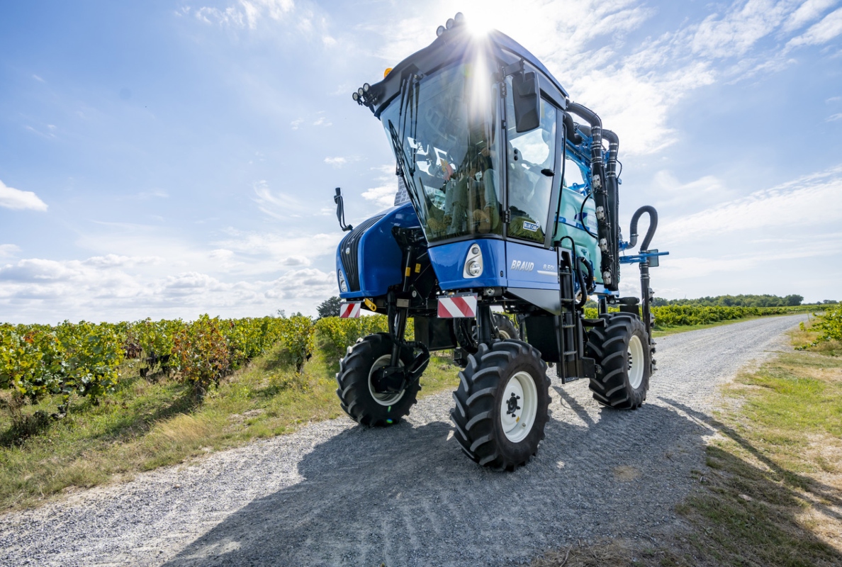 New Holland Braud compact grape harvesters