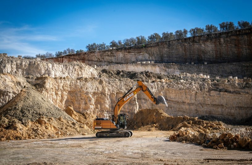 CASE launches Essential 20-tonne crawler excavator CX210E-S