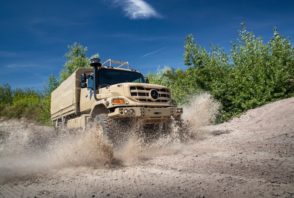 Mercedes-Benz Zetros, similar to exhibited one