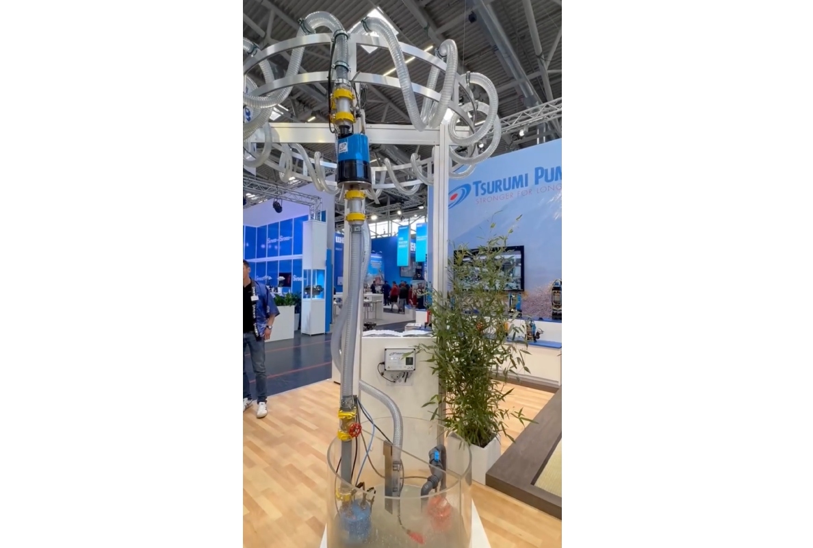 Tsurumi showed a booster installation with universal dewatering pumps in wet live operation, smartly controlled with Tsurumi Connect.