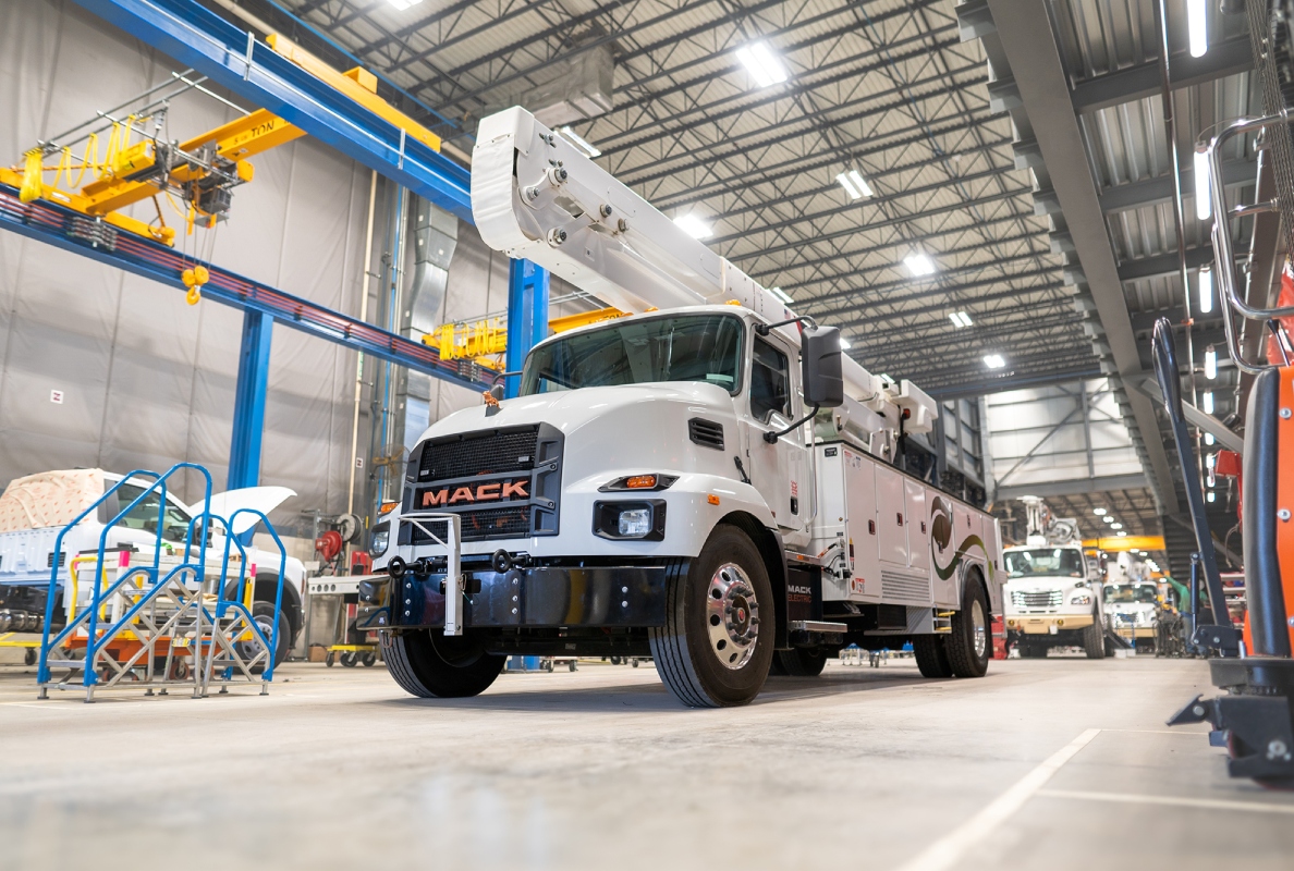Terex Utilities Announces New Zero-Emissions Bucket Truck with More Range and Payload Capacity