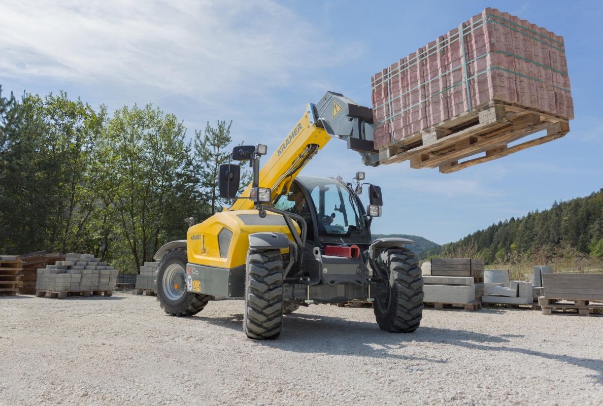 2706 telehandler - facelift for the bestseller