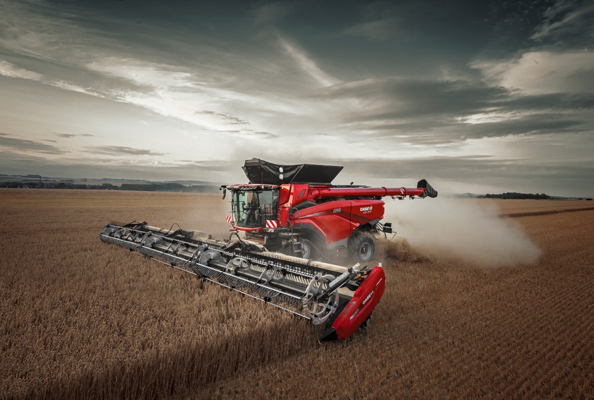 European debut for next-generation Case IH combines at EIMA: AF series takes Axial-Flow principle into new capacity class