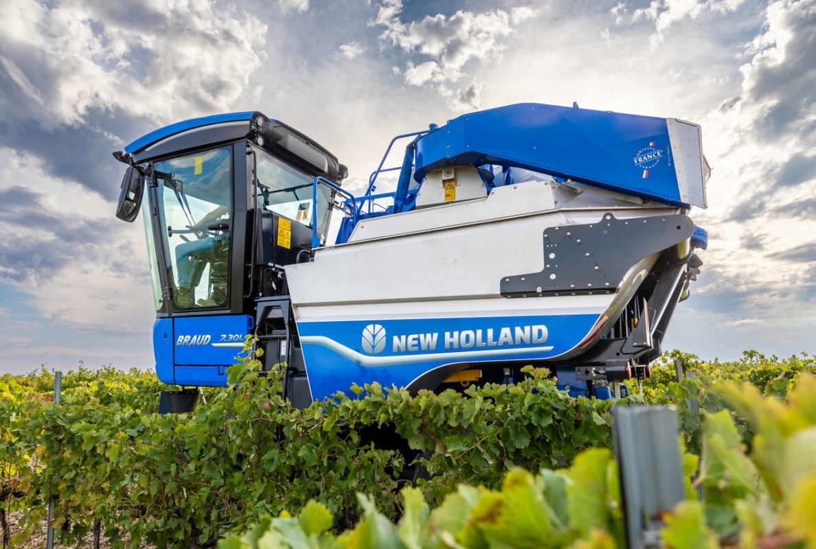 New Holland Braud compact grape harvesters