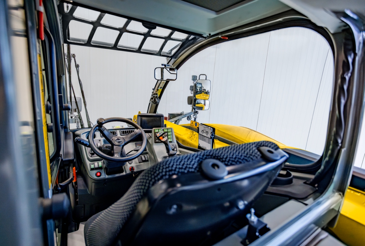 2706 telehandler - facelift for the bestseller
