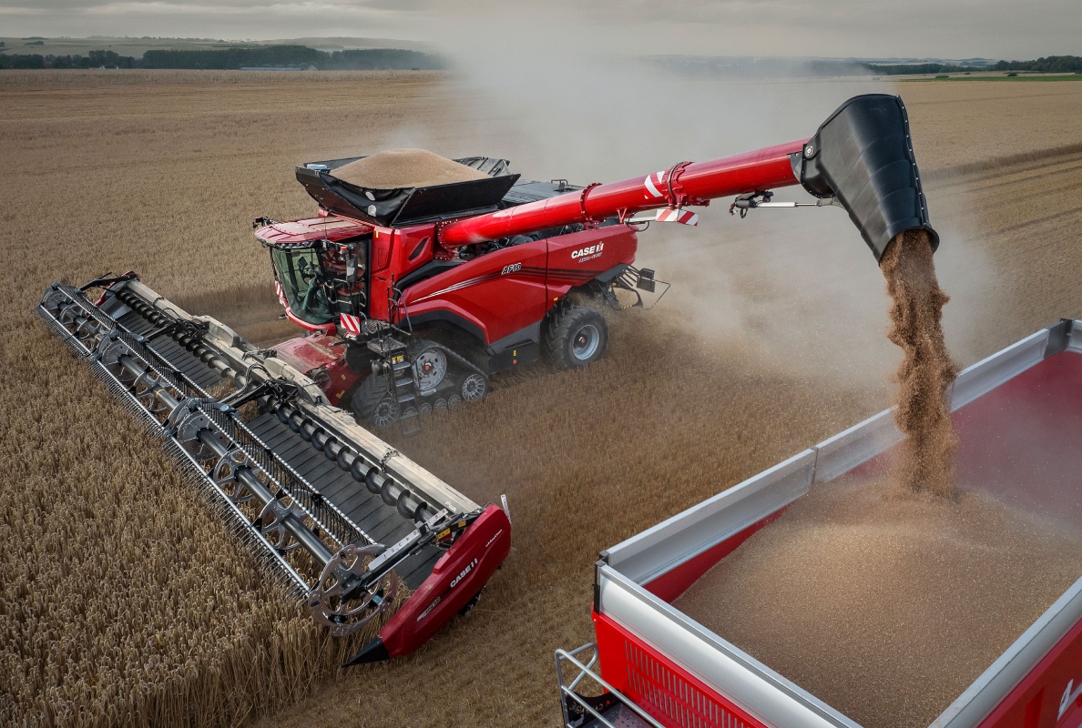 European debut for next-generation Case IH combines at EIMA: AF series takes Axial-Flow principle into new capacity class