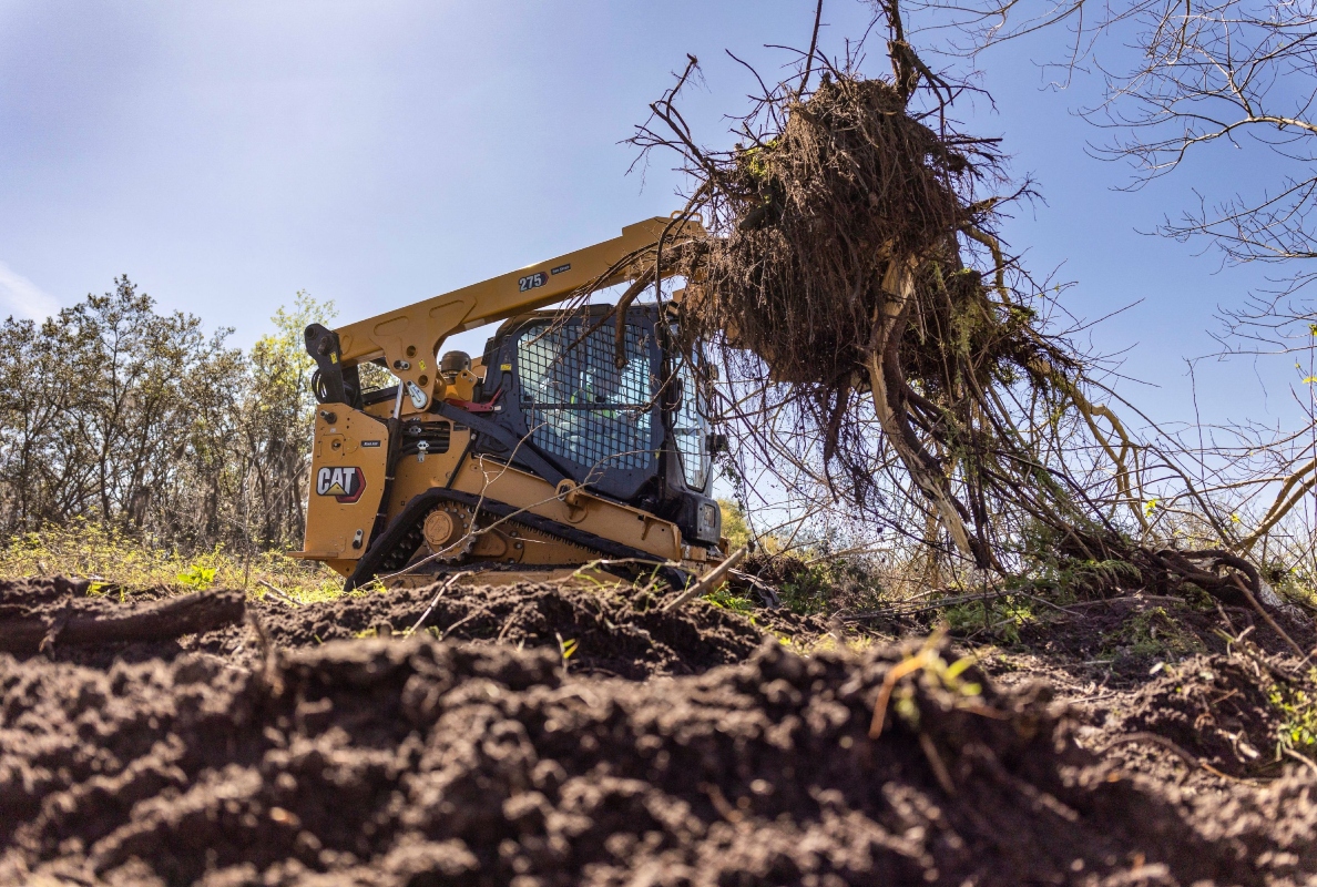 Zeppelin presents its extensive product and service portfolio for agriculture and forestry – such as a Cat Delta loader 275 – in Hall 6, Stand D09.